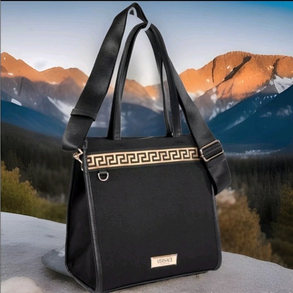 Versace - Picture 5 of 11